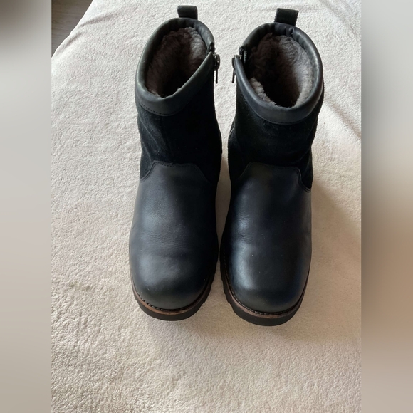 UGG Australia 1008140 HENDREN cuir noir et daim bottes imperméables grandeur 9 - Picture 2 of 7